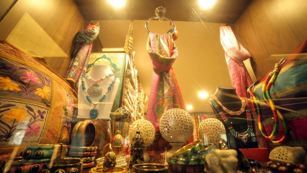 The Amayaa Varanasi Luaran gambar