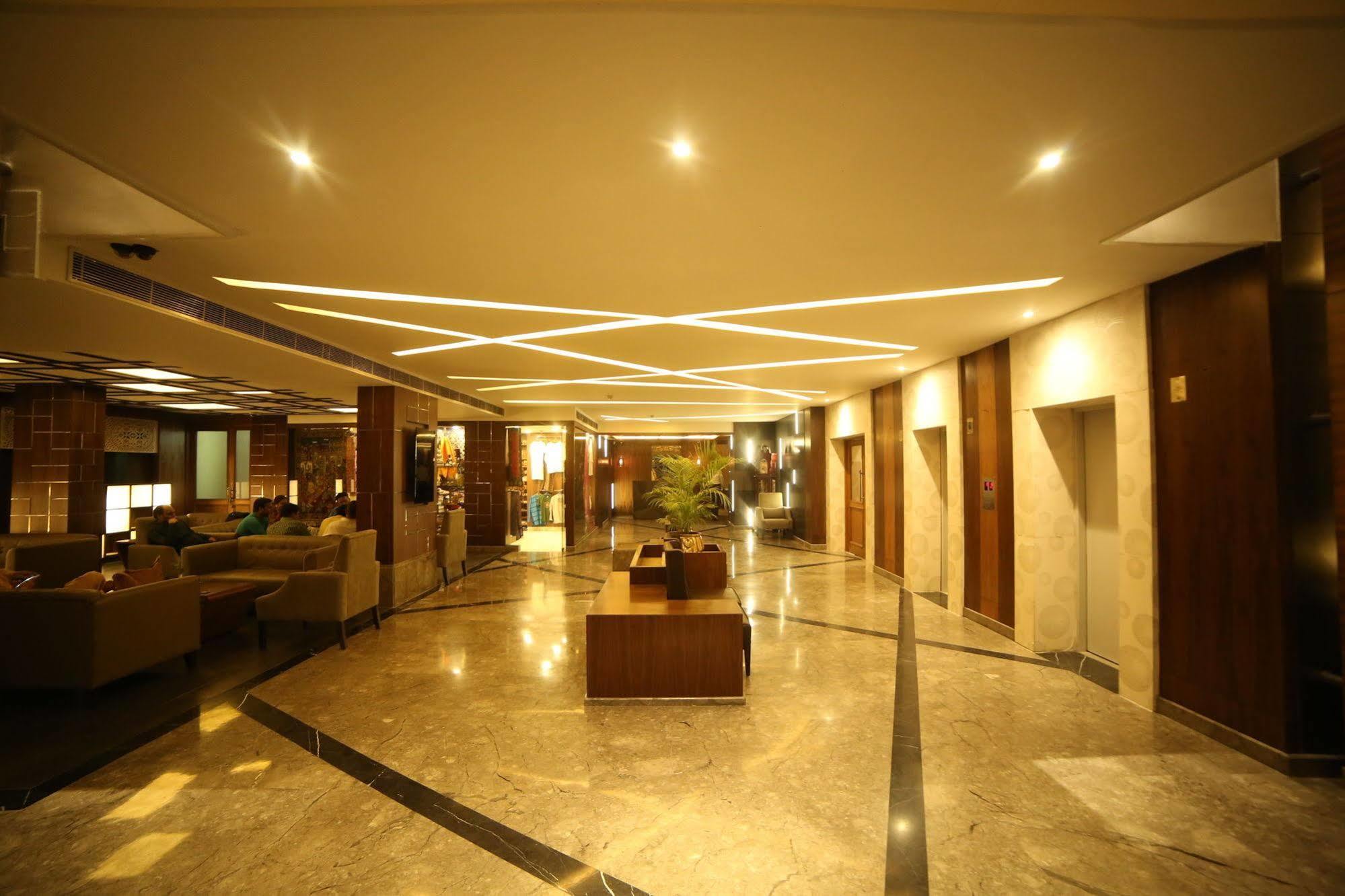 The Amayaa Varanasi Luaran gambar